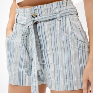 AE Mom Shorts Paper bag Belted Retro Indigo Striped Women’s size 10